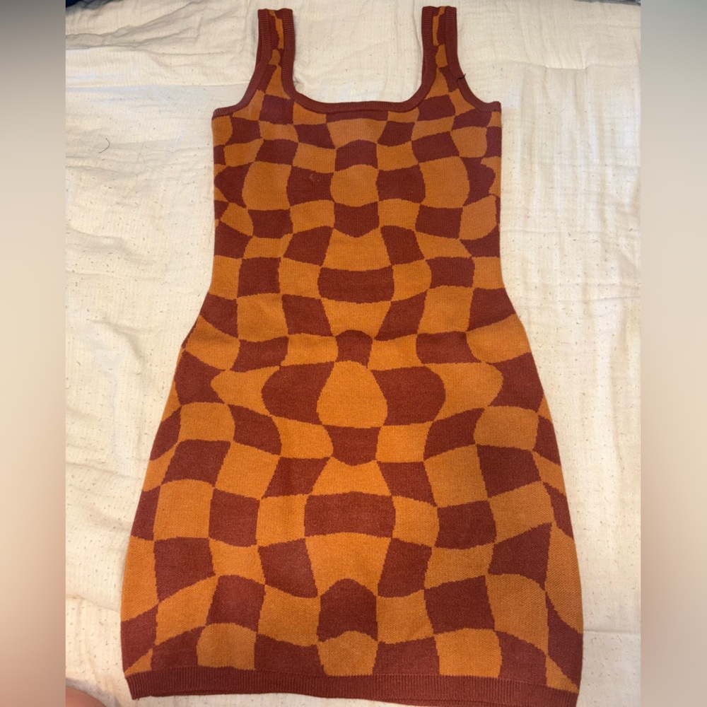Chic Geometric Mini Dress in Orange and Brown